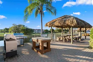 9601 Sunrise Lakes Blvd, Sunrise, FL 33322 - Photo 27