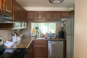 9420 Poinciana Pl, Davie, FL 33324 - Photo 21