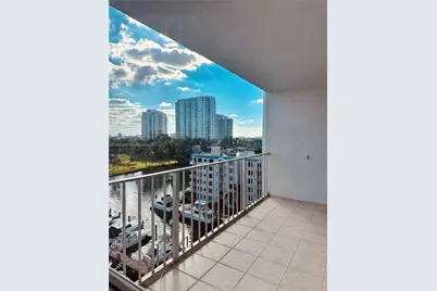 1700 NW N River Dr #907, Miami, FL 33125 - Photo 11