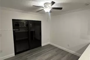 5261 W 25th Ct, Hialeah, FL 33016 - Photo 9