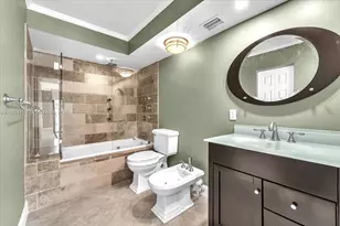 2401 Collins Ave, Miami Beach, FL 33140 - Photo 13