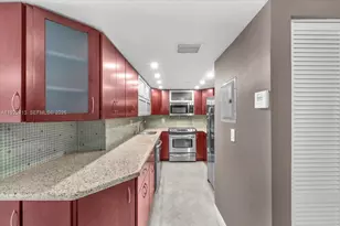 2401 Collins Ave, Miami Beach, FL 33140 - Photo 11