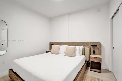 580 72nd St #905, Miami Beach, FL 33141 - Photo 7