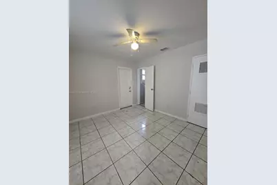 16041 NE 19th Ct #4, North Miami Beach, FL 33162 - Photo 3