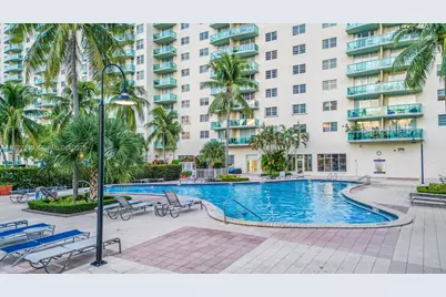 19390 Collins Ave #PH-7, Sunny Isles Beach, FL 33160 - Photo 23