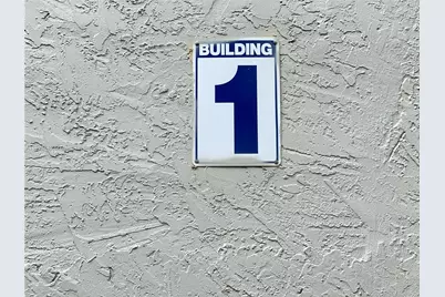 10000 NW 80th Ct #2528, Hialeah Gardens, FL 33016 - Photo 3