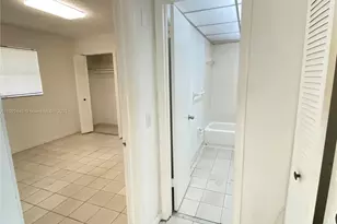 10000 NW 80th Ct, Hialeah Gardens, FL 33016 - Photo 21