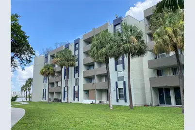 10000 NW 80th Ct #2528, Hialeah Gardens, FL 33016 - Photo 1