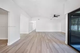 25720 SW 133rd Ave, Homestead, FL 33032 - Photo 9