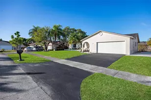 25720 SW 133rd Ave, Homestead, FL 33032 - Photo 3