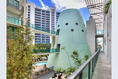 6000 Collins Ave #521, Miami Beach, FL 33140 - Photo 1