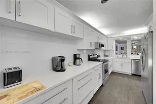 10187 Mangrove Dr, Boynton Beach, FL 33437 - Photo 15