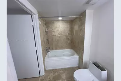 41 SE 5th St #914, Miami, FL 33131 - Photo 11