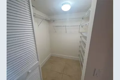 41 SE 5th St #914, Miami, FL 33131 - Photo 9