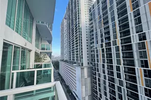 41 SE 5th St, Miami, FL 33131 - Photo 17