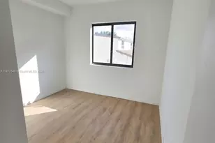 753 NW 30th St, Miami, FL 33127 - Photo 21