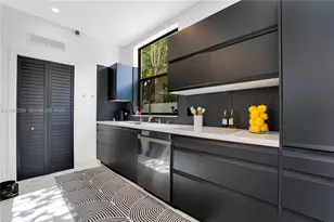 2320 SW 14th St, Miami, FL 33145 - Photo 15