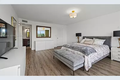 10000 W Bay Harbor Dr #303, Bay Harbor Islands, FL 33154 - Photo 29