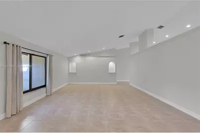 8781 NW 49th Dr #8781, Coral Springs, FL 33067 - Photo 5