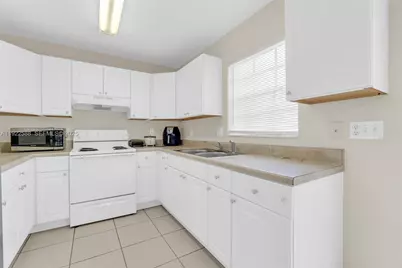 8761 SW 21st St, Miramar, FL 33025 - Photo 9