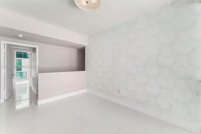 6000 Collins Ave #330, Miami Beach, FL 33140 - Photo 17