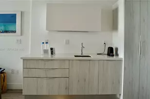 6080 Collins Ave, Miami Beach, FL 33140 - Photo 13