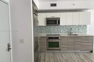 1300 Brickell Bay Dr, Miami, FL 33131 - Photo 3