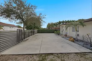 29330 SW 143rd Ave, Homestead, FL 33033 - Photo 5