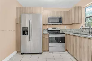 10220 SW 178th St, Miami, FL 33157 - Photo 5