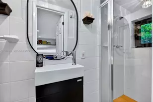 7724 Hawthorne Ave, Miami Beach, FL 33141 - Photo 35