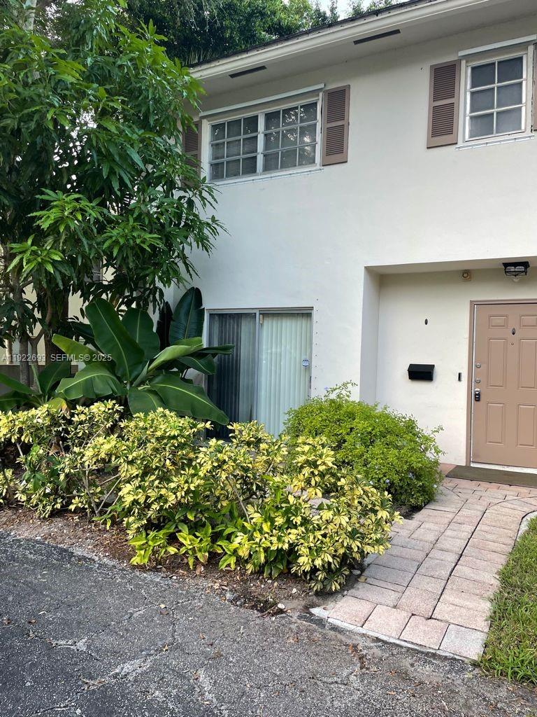 3141 N Palm Aire Dr #3141 main architectural view