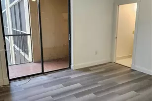 8075 SW 107th Ave, Miami, FL 33173 - Photo 11