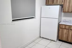 8075 SW 107th Ave, Miami, FL 33173 - Photo 9