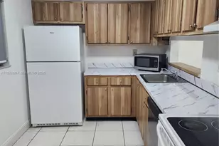 8075 SW 107th Ave, Miami, FL 33173 - Photo 7