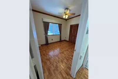 8013 Lake Dr #105, Doral, FL 33166 - Photo 15