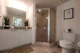 41 SE 5th St, Miami, FL 33131 - Photo 9