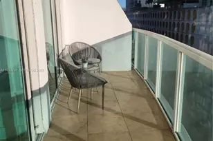 41 SE 5th St, Miami, FL 33131 - Photo 3