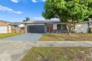 1462 SW 25th Ave, Deerfield Beach, FL 33442 - Photo 3