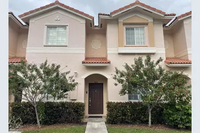 8831 S Isles Cir #8831, Tamarac, FL 33321 - Photo 9