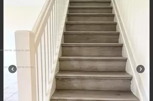 10091 W 35th Ln, Hialeah, FL 33018 - Photo 13