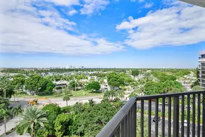 600 Parkview Dr #831, Hallandale Beach, FL 33009 - Photo 23