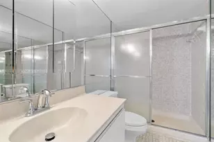 600 Parkview Dr, Hallandale Beach, FL 33009 - Photo 29