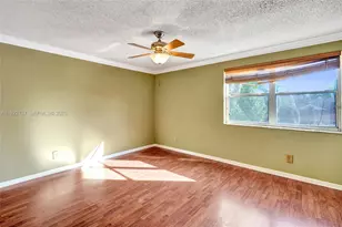 11201 SW 13th St, Pembroke Pines, FL 33025 - Photo 19