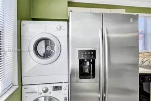 11201 SW 13th St, Pembroke Pines, FL 33025 - Photo 17