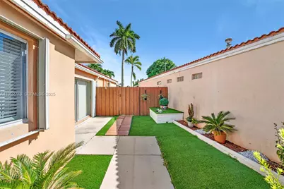 17101 SW 142nd Pl, Miami, FL 33177 - Photo 3