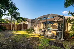 17082 NW 11th St, Pembroke Pines, FL 33028 - Photo 23