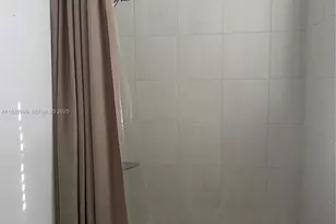 11718 SW 13th Ct, Pembroke Pines, FL 33025 - Photo 9