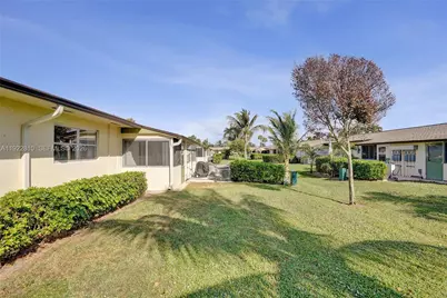 2915 Crosley Dr W #J, West Palm Beach, FL 33415 - Photo 47