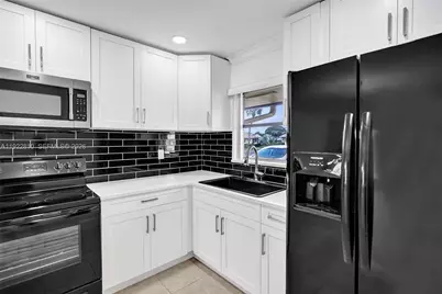 2915 Crosley Dr W #J, West Palm Beach, FL 33415 - Photo 21