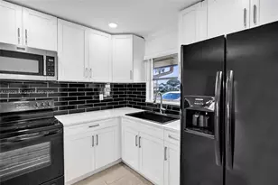 2915 Crosley Dr W, West Palm Beach, FL 33415 - Photo 21